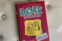 DORK Diaries. Nikkis (nicht ganz so) fabelhafte Welt